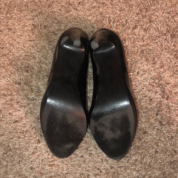 Heels - Picture 4 of 4